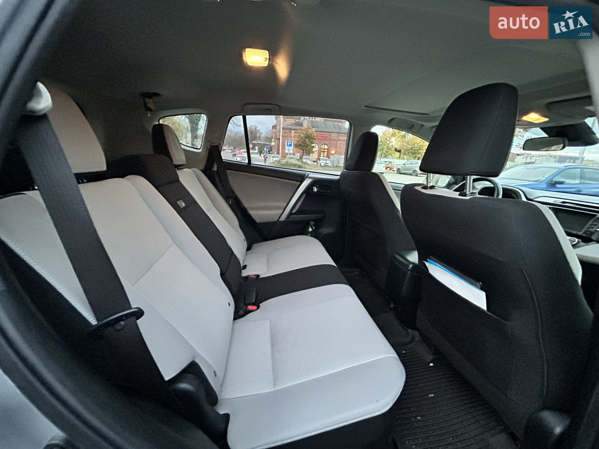 2017 Toyota RAV 4 - мініатюра 10