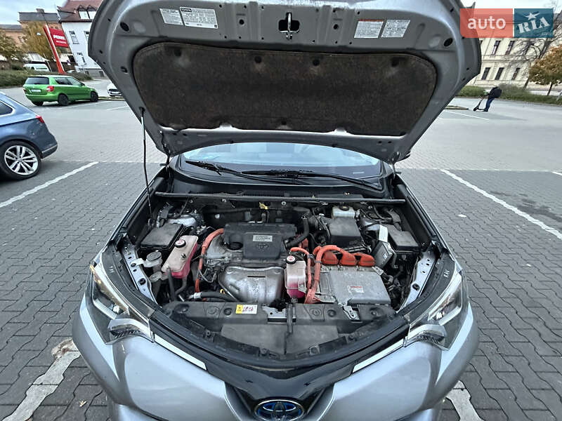 Позашляховик / Кросовер Toyota RAV4 2017 в Вишгороді