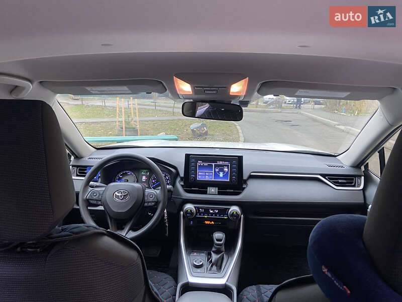 Внедорожник / Кроссовер Toyota RAV4 2019 в Виннице