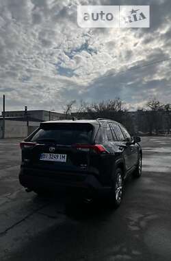 Внедорожник / Кроссовер Toyota RAV4 2019 в Кременчуге