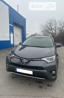 Внедорожник / Кроссовер Toyota RAV4 2016 в Запорожье