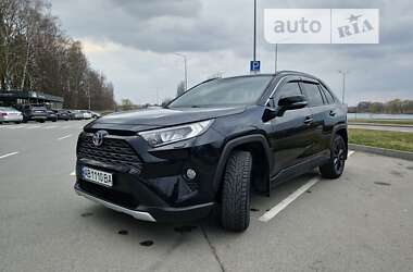 Внедорожник / Кроссовер Toyota RAV4 2018 в Виннице
