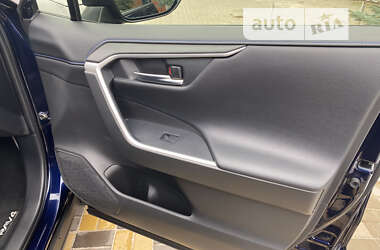 Позашляховик / Кросовер Toyota RAV4 2020 в Ірпені