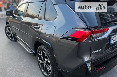 Внедорожник / Кроссовер Toyota RAV4 2021 в 
