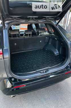 Внедорожник / Кроссовер Toyota RAV4 2021 в 