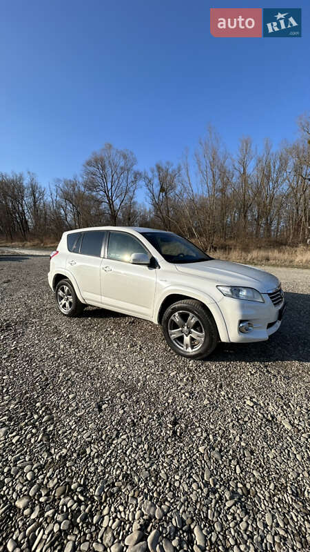 Позашляховик / Кросовер Toyota RAV4 2011 в Чернівцях фото 3 Позашляховик / Кросовер Toyota RAV4 2011 в Чернівцях