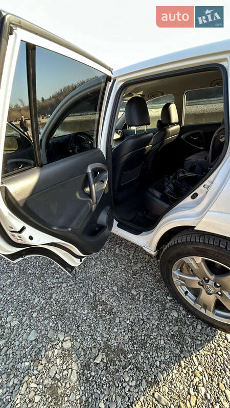 Позашляховик / Кросовер Toyota RAV4 2011 в Чернівцях фото 23 Позашляховик / Кросовер Toyota RAV4 2011 в Чернівцях