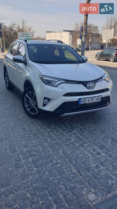 Внедорожник / Кроссовер Toyota RAV4 2016 в Днепре