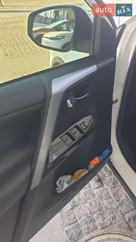 Внедорожник / Кроссовер Toyota RAV4 2016 в Днепре