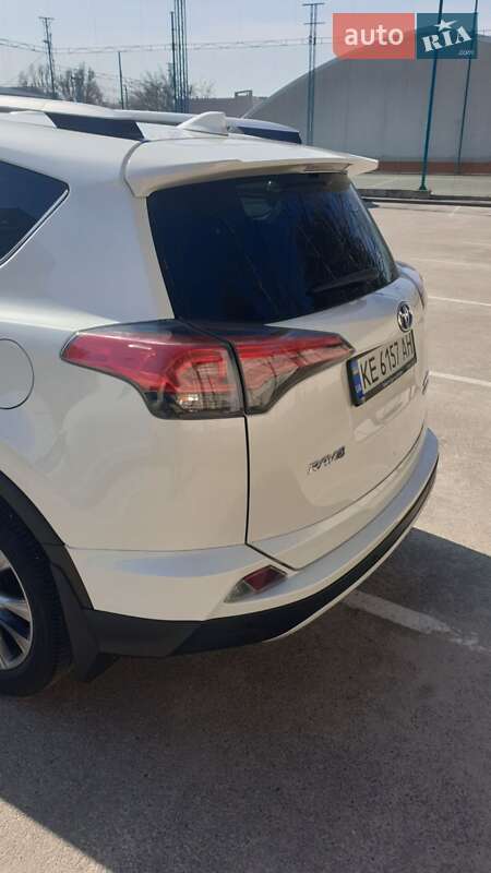 Внедорожник / Кроссовер Toyota RAV4 2016 в Днепре
