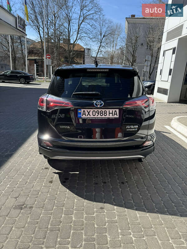 Позашляховик / Кросовер Toyota RAV4 2017 в Харкові