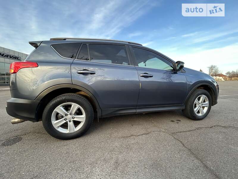 Позашляховик / Кросовер Toyota RAV4 2014 в Кривому Розі