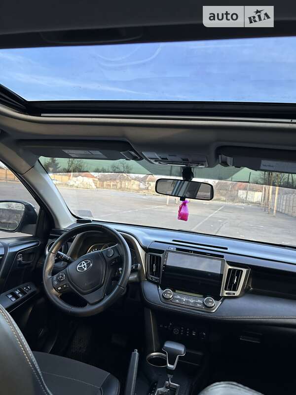 Позашляховик / Кросовер Toyota RAV4 2014 в Кривому Розі