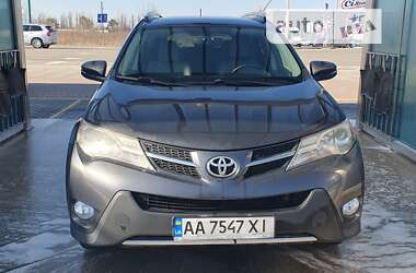 Внедорожник / Кроссовер Toyota RAV4 2015 в Киеве