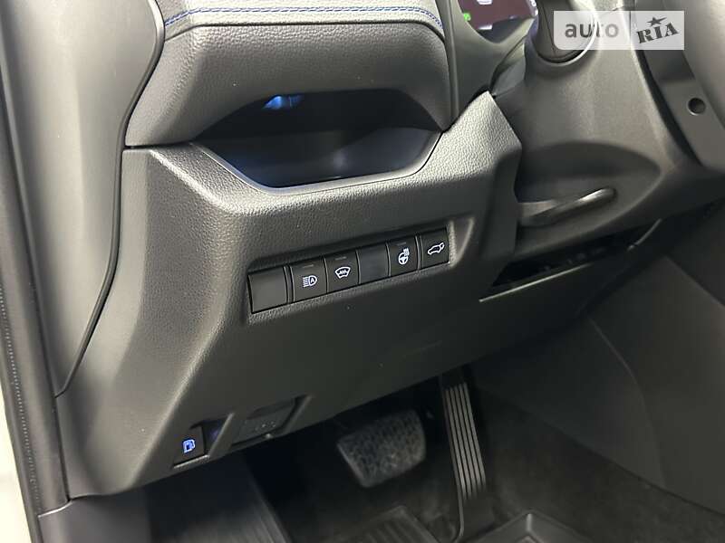 Позашляховик / Кросовер Toyota RAV4 2020 в Харкові