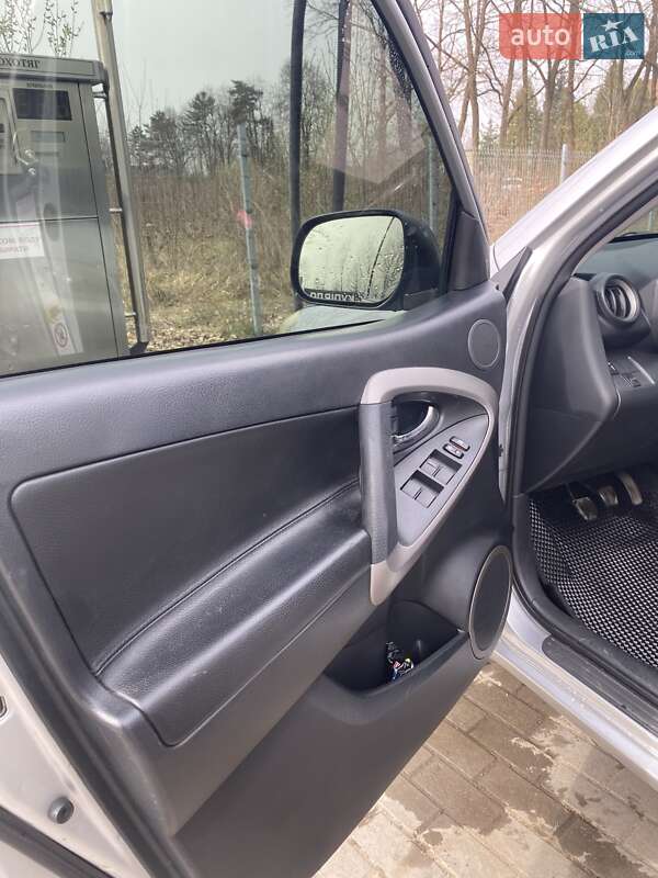 Позашляховик / Кросовер Toyota RAV4 2008 в Богородчанах