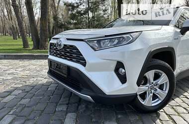 Позашляховик / Кросовер Toyota RAV4 2021 в Києві