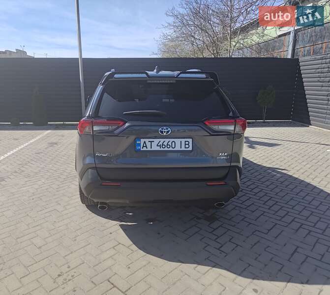 Позашляховик / Кросовер Toyota RAV4 2021 в Івано-Франківську