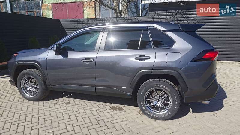 Позашляховик / Кросовер Toyota RAV4 2021 в Івано-Франківську