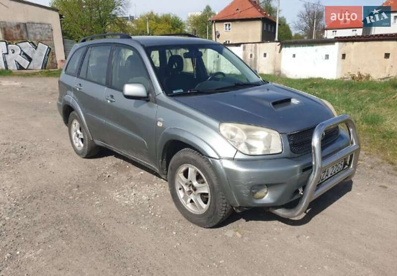 Внедорожник / Кроссовер Toyota RAV4 2004 в Киеве