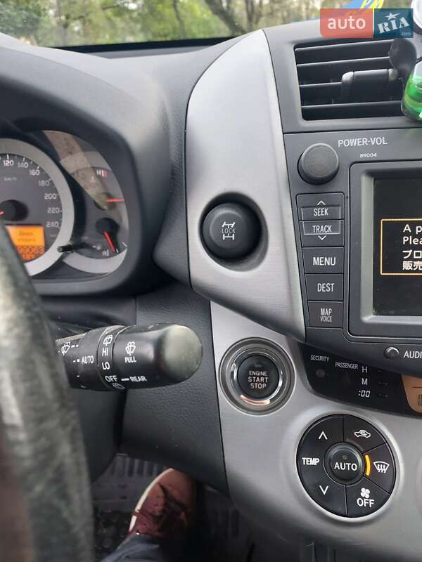 Позашляховик / Кросовер Toyota RAV4 2007 в Ужгороді