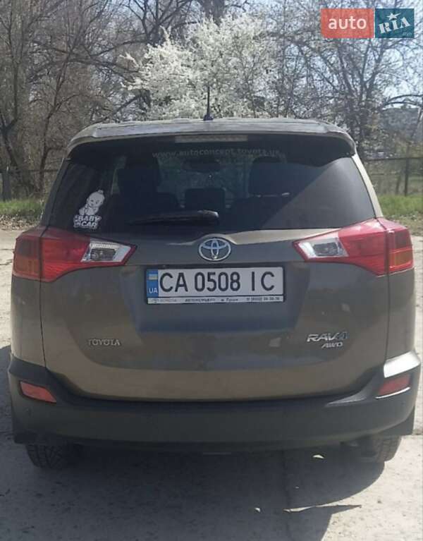 Позашляховик / Кросовер Toyota RAV4 2013 в Каневі