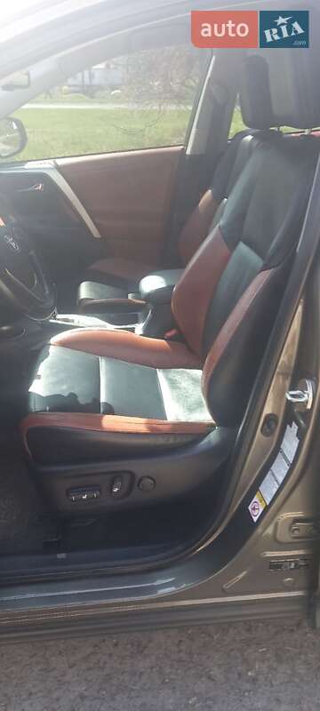 Позашляховик / Кросовер Toyota RAV4 2013 в Каневі