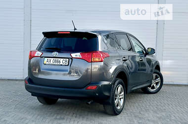 Внедорожник / Кроссовер Toyota RAV4 2015 в Харькове