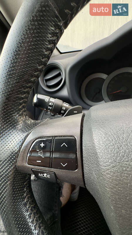 Позашляховик / Кросовер Toyota RAV4 2010 в Чернівцях