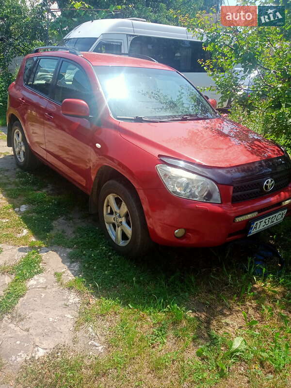 Позашляховик / Кросовер Toyota RAV4 2006 в Малині