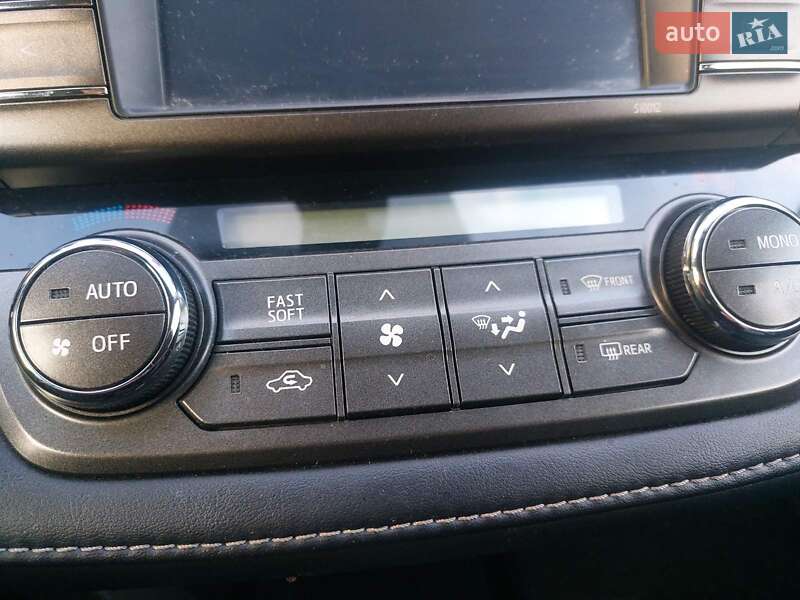 Внедорожник / Кроссовер Toyota RAV4 2013 в Луцке