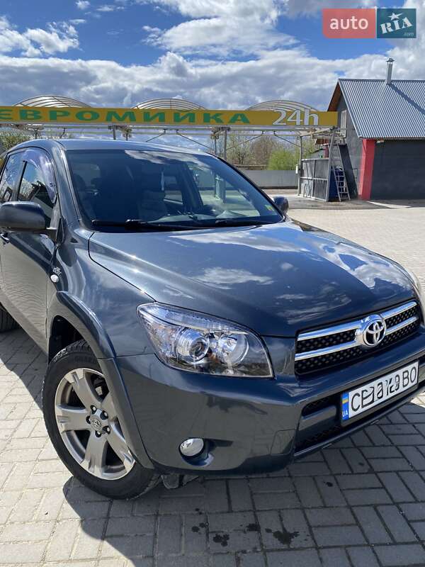 Внедорожник / Кроссовер Toyota RAV4 2006 в Сторожинце