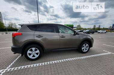 Внедорожник / Кроссовер Toyota RAV4 2014 в Киеве