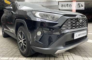 Внедорожник / Кроссовер Toyota RAV4 2019 в Киеве