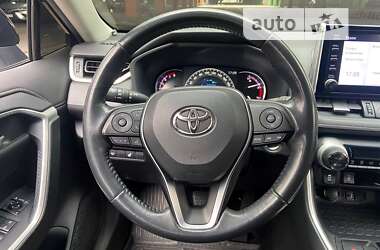 Внедорожник / Кроссовер Toyota RAV4 2019 в Киеве