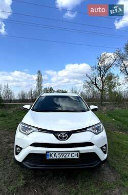 Позашляховик / Кросовер Toyota RAV4 2017 в Кагарлику