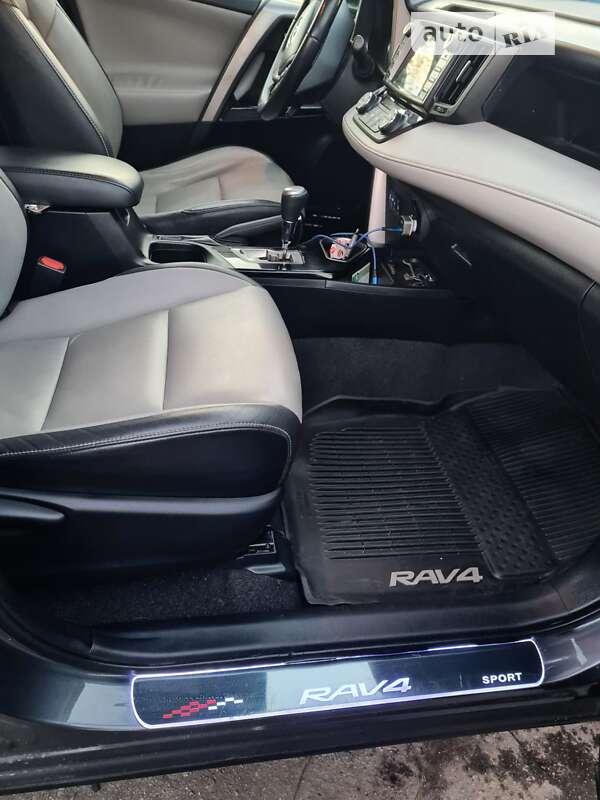 Toyota RAV4 2015