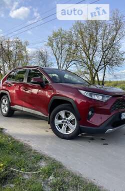 Позашляховик / Кросовер Toyota RAV4 2020 в Чернігові