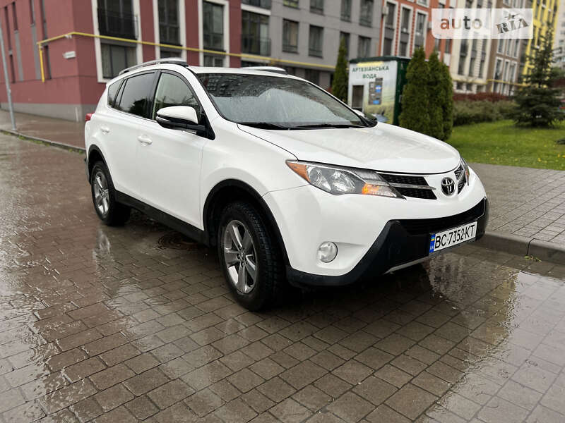 Toyota RAV4 2015