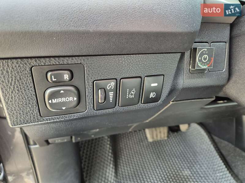 Внедорожник / Кроссовер Toyota RAV4 2017 в Харькове
