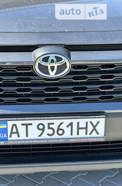 Внедорожник / Кроссовер Toyota RAV4 2023 в Ивано-Франковске