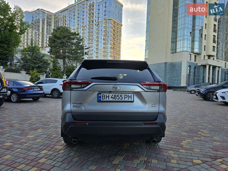 Внедорожник / Кроссовер Toyota RAV4 2020 в Одессе