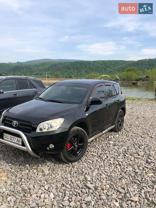 Внедорожник / Кроссовер Toyota RAV4 2007 в Ужгороде