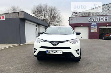 Внедорожник / Кроссовер Toyota RAV4 2017 в Запорожье