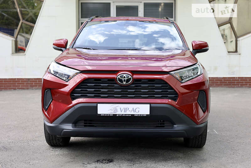 Внедорожник / Кроссовер Toyota RAV4 2021 в Киеве