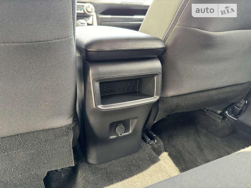 Внедорожник / Кроссовер Toyota RAV4 2021 в Киеве