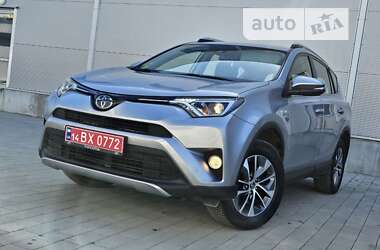 Внедорожник / Кроссовер Toyota RAV4 2018 в Киеве