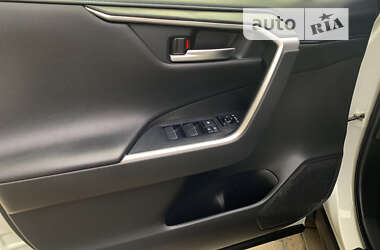 Внедорожник / Кроссовер Toyota RAV4 2020 в Днепре
