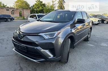 Позашляховик / Кросовер Toyota RAV4 2017 в Тернополі