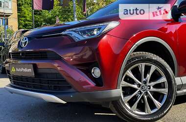 Внедорожник / Кроссовер Toyota RAV4 2015 в Киеве